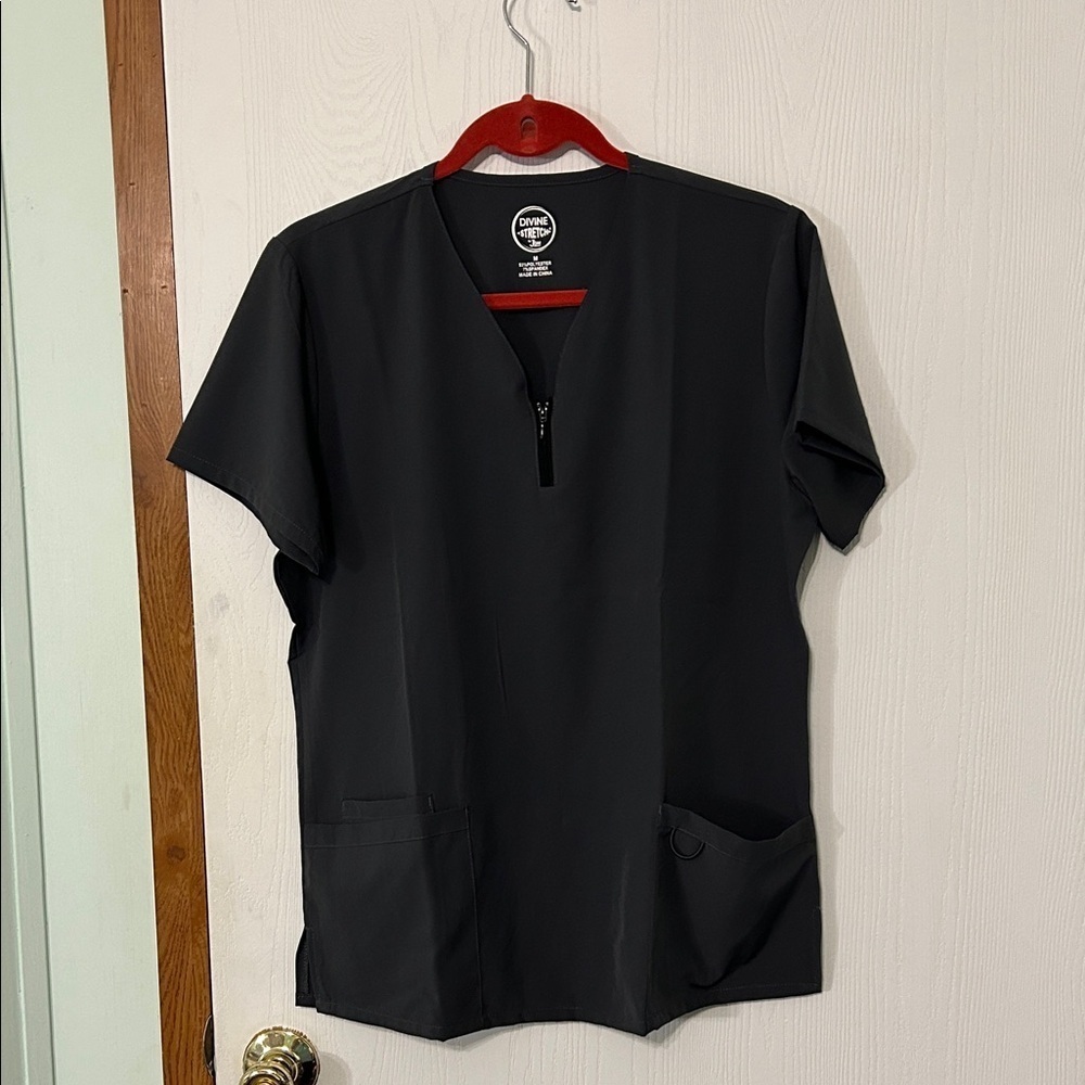 JDM Uniforms Divine Stretch Women’s Dark Gray Scrub Top Size Medium